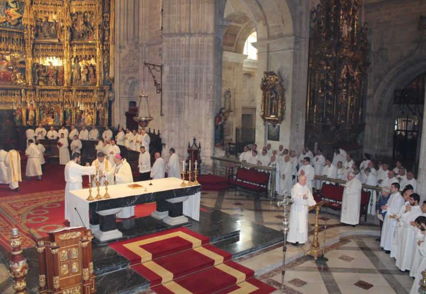 Celebración de la Misa Crismal en la Catedral de Oviedo