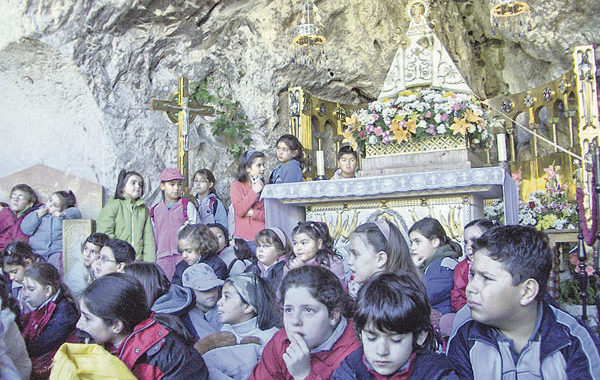 Los catequistas celebran su día con la Santina