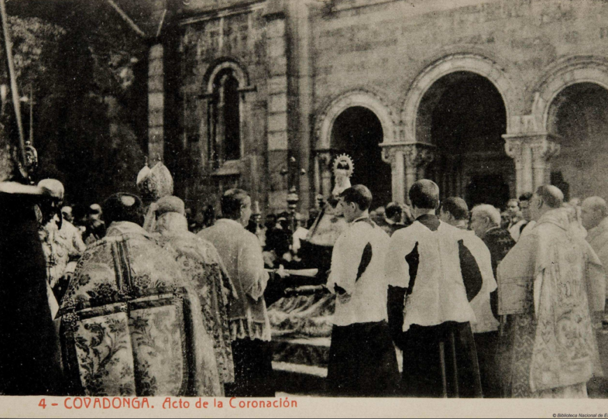 Fotografías de la Coronación Canónica de la Santina conservadas en la Biblioteca Nacional