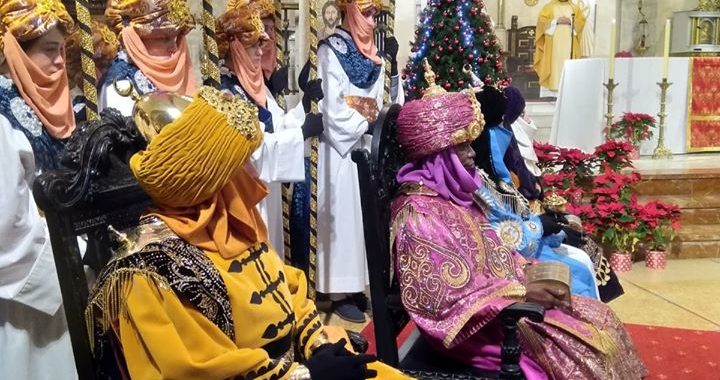 Representación de la Adoración de los Reyes Magos en Villaviciosa