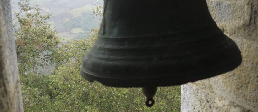 Las Iglesias asturianas se unen al toque de campanas a la hora del Ángelus