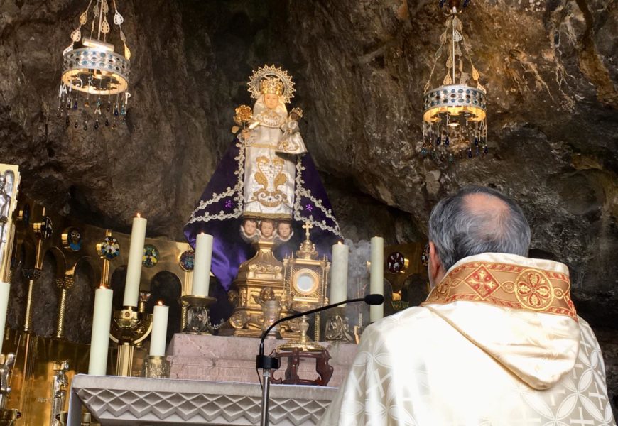 Celebraciones de Semana Santa on line presididas por el Arzobispo de Oviedo