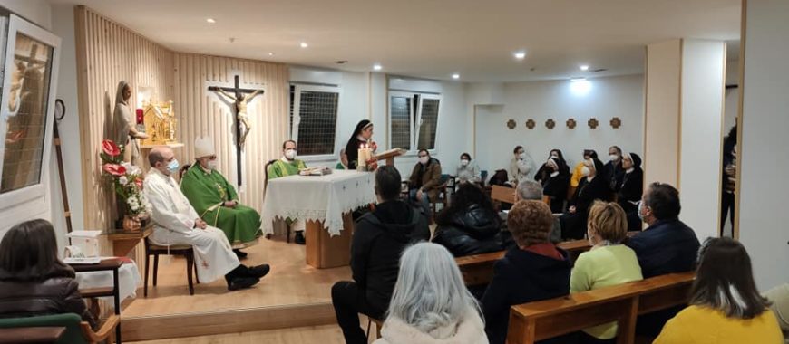 El Arzobispo bendice la nueva casa de madres gestantes en Gijón