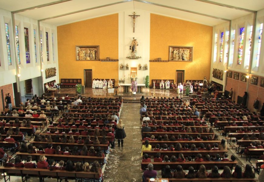 Centenario del colegio Dulce Nombre de Jesús de Oviedo de las Dominicas de la Anunciata