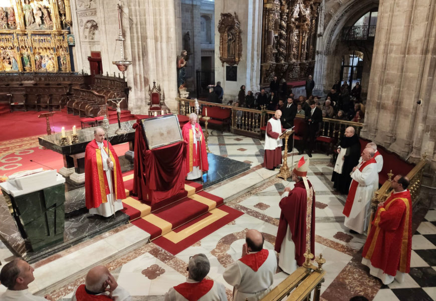 Viernes Santo en la Catedral, día de «profundo respeto»