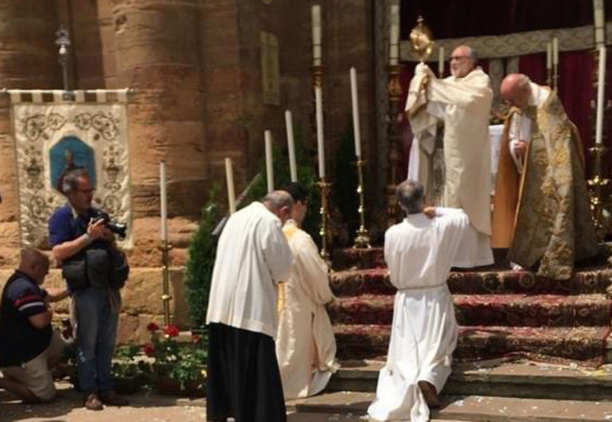 Mons. Jesús Sanz presidirá las celebraciones del Corpus en Oviedo y Gijón