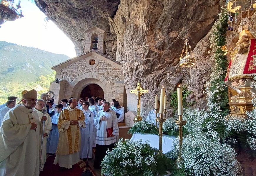 Homilía de Mons. Jesús Sanz Montes en la fiesta de Nuestra Señora de Covadonga