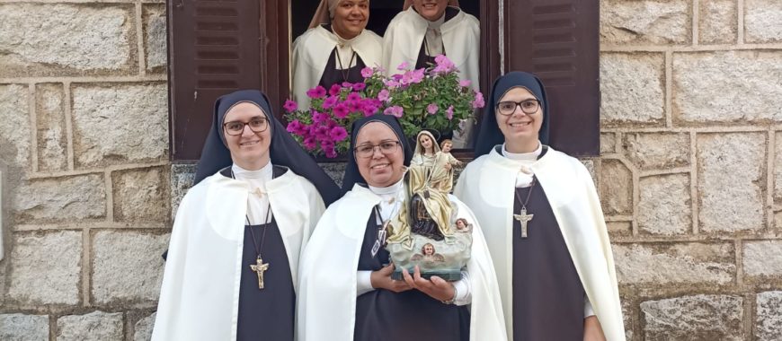 Las Carmelitas Mensajeras del Espíritu Santo, en el Hogar Beceña González de Cangas de Onís