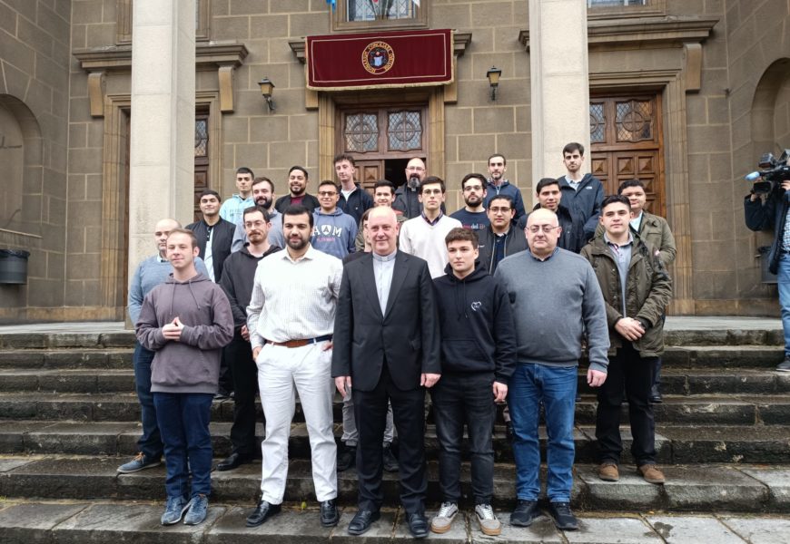 32 jóvenes se forman en el Seminario de Oviedo para ser futuros sacerdotes